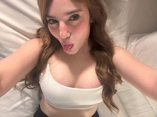 Emily OnlyFans jóvenes 3